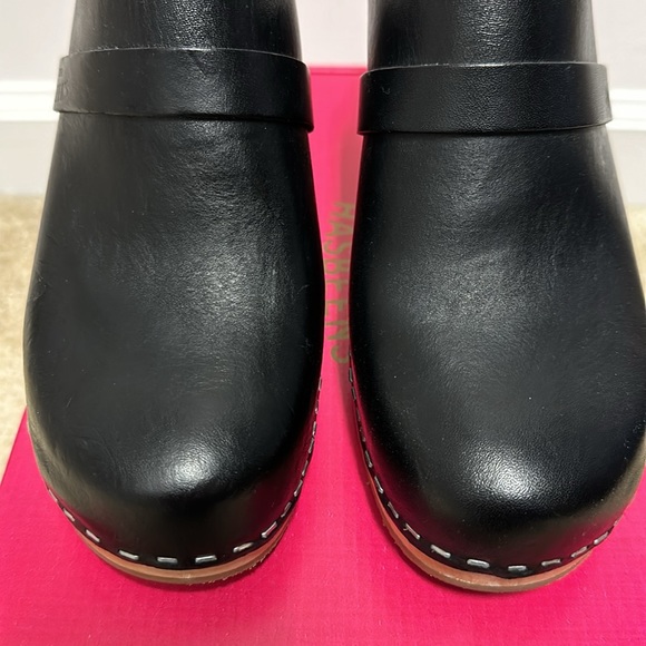 Swedish Hasbeens Slip In Classic Clogs - Picture 3 of 8